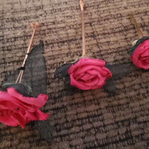 Set of 3 boho rose Bobby pins - Picture 2 of 2